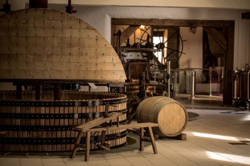 Plateau Gourmand : Charcuteries Champagnes et Fromages - An In-Depth Look at the Plateau Gourmand Experience
