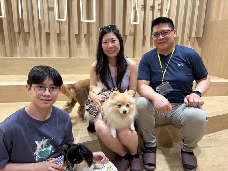 Play with Dogs at Dog Cafe Rio Asakusa [Dog Cafe Rio Asakusa] - Who is likely to enjoy this stop