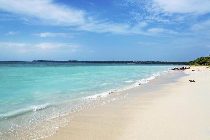 Playa Blanca in Baru Island - Key Points
