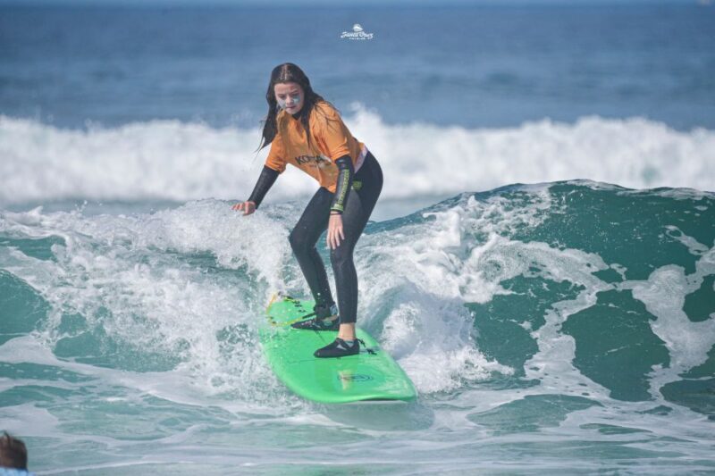 Playa de las Américas: Private or Small-Group Surf Lesson - High-Quality Equipment and Facilities