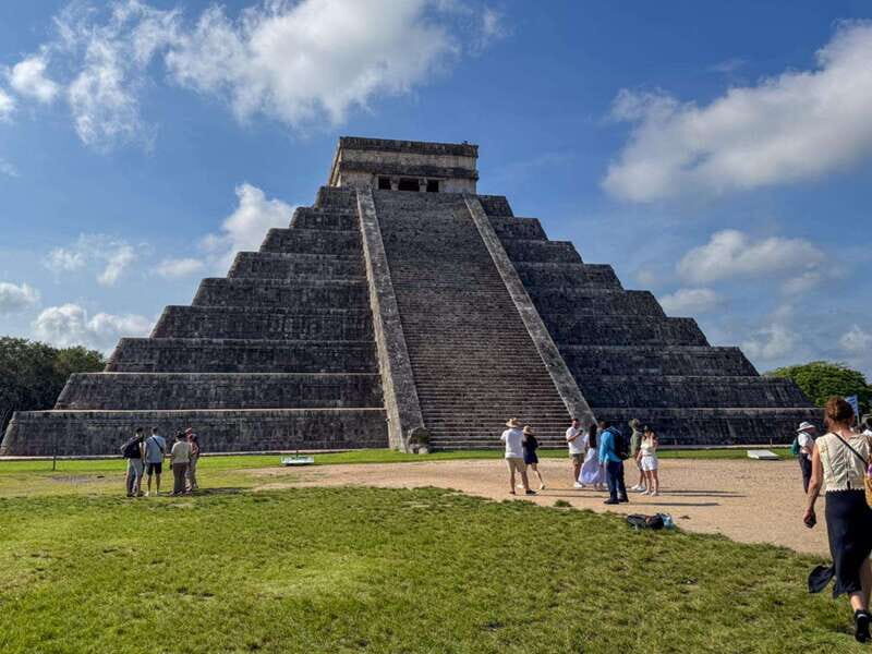 Playa del Carmen: Chichen Itza, Valladolid, Cenote & Buffet - Lunch and Cultural Stop in Valladolid