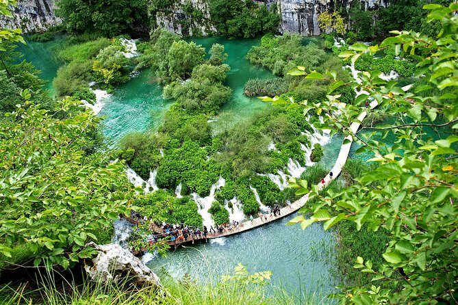 Plitvice Lakes & Rastoke small-group, w/ ticket (ENG or ESP) - Why This Tour Works Well