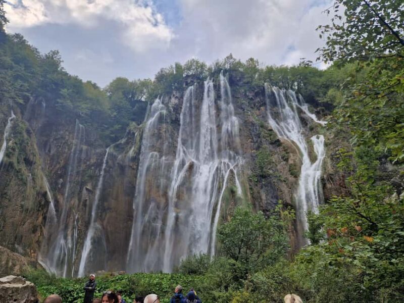Plitvice: Plitvice Lakes Guided Tour with Boat Ride - Who Should Consider This Tour?