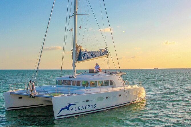 Plus Full Day Catamaran Tour to Isla Mujeres All Inclusive - Exploring Isla Mujeres