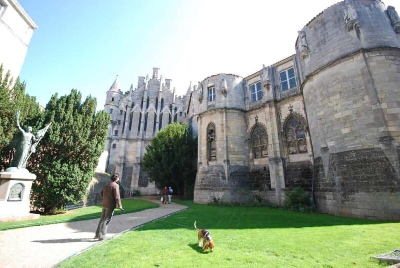 Poitiers: Eleanor of Aquitaine Walking Tour - Key Points