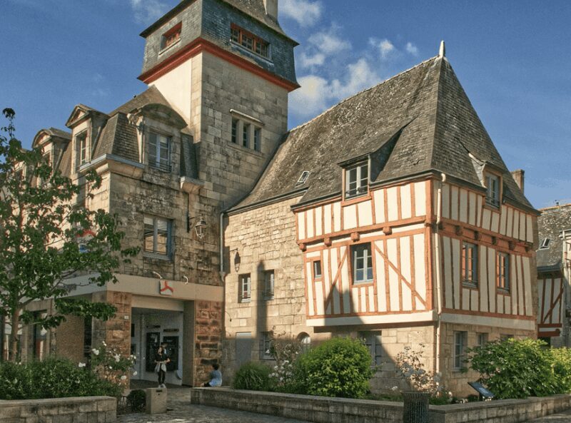Poitiers: Half-Day Tour with Baptistere and Food Tasting - FAQs
