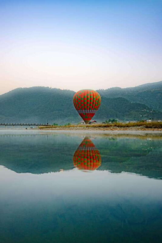 Pokhara: Hot Air Balloon Ride 1D - Setting the Scene: Pokhara and Its Natural Splendor