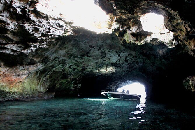 Polignano a Mare boat tour emotions, caves, diving and appetizers - FAQ