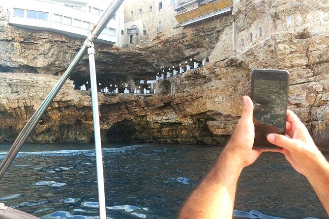 POLIGNANO BY BOAT: amazing sea caves and free drinks! - FAQ