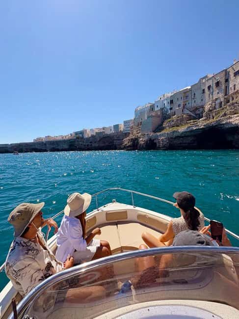 Polignano: group boat Tour between caves prosecco and snacks - The Itinerary in Detail