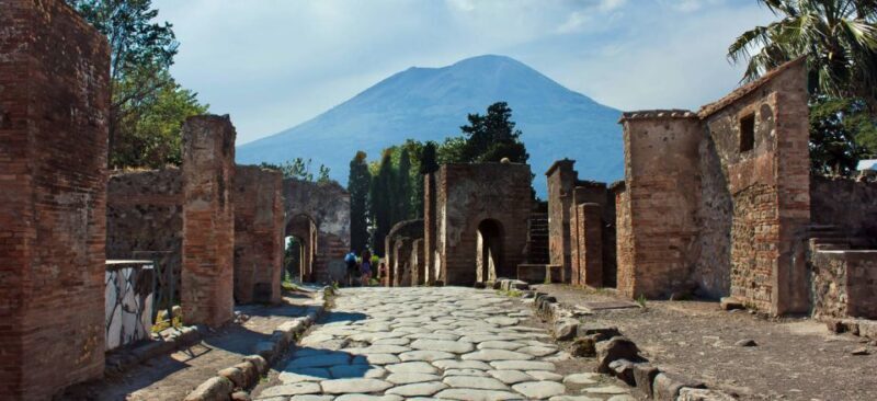 Pompeii: 2-Hour Walking Tour with professional guide - A Detailed Look at the Pompeii 2-Hour Guided Tour