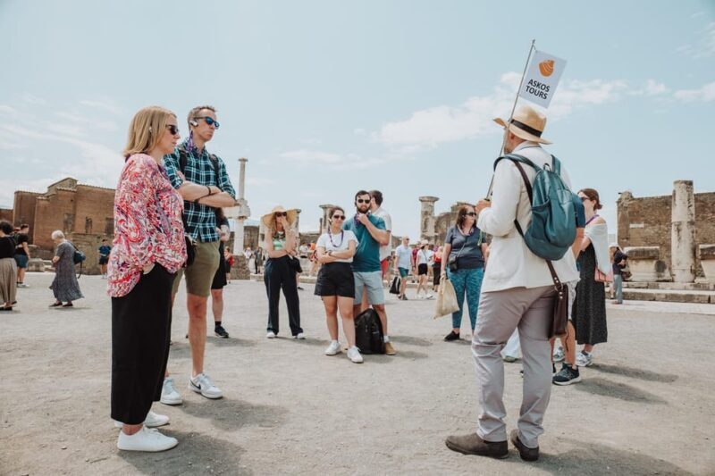 Pompeii and Amphitheatre group tour with an archaeologist - An In-Depth Look at the Pompeii and Amphitheatre Tour