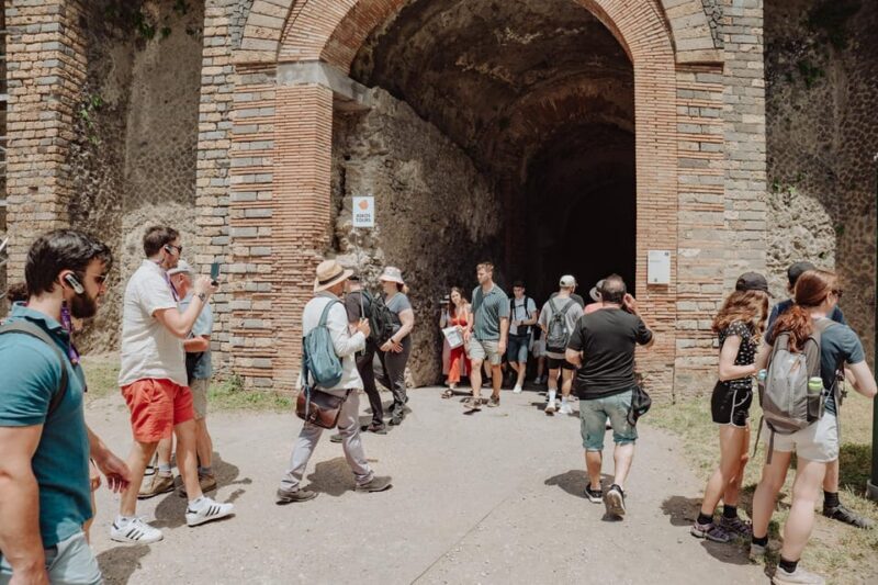 Pompeii and Amphitheatre group tour with an archaeologist - FAQs