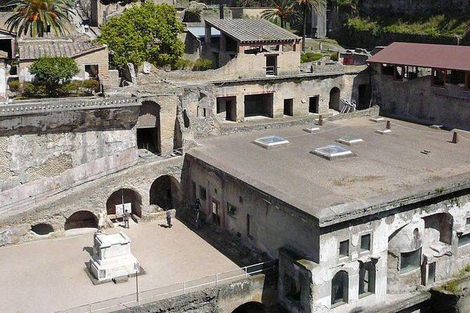 Pompeii and Herculaneum Private Tour - The Guide: Knowledge and Personal Touch