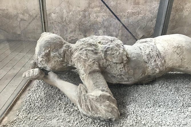 Pompeii and Herculaneum with archaeologist, small group of 10!!! - A Deep Dive into the Experience: Pompeii and Herculaneum with an Archaeologist