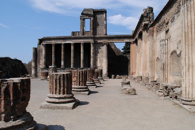 Pompeii and Vesuvius - VIP Tour/Small Group with Lunch - A Deep Dive into the Pompeii and Vesuvius VIP Tour