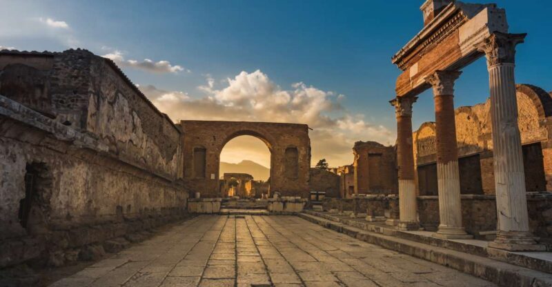 Pompeii Guided Tour with Archaeologist - Key Points