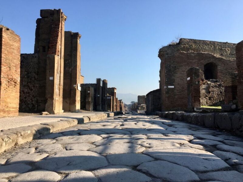 Pompeii: Guided Tour with Archaeologist with max. 12 People - A Detailed Look at the Pompeii Guided Tour