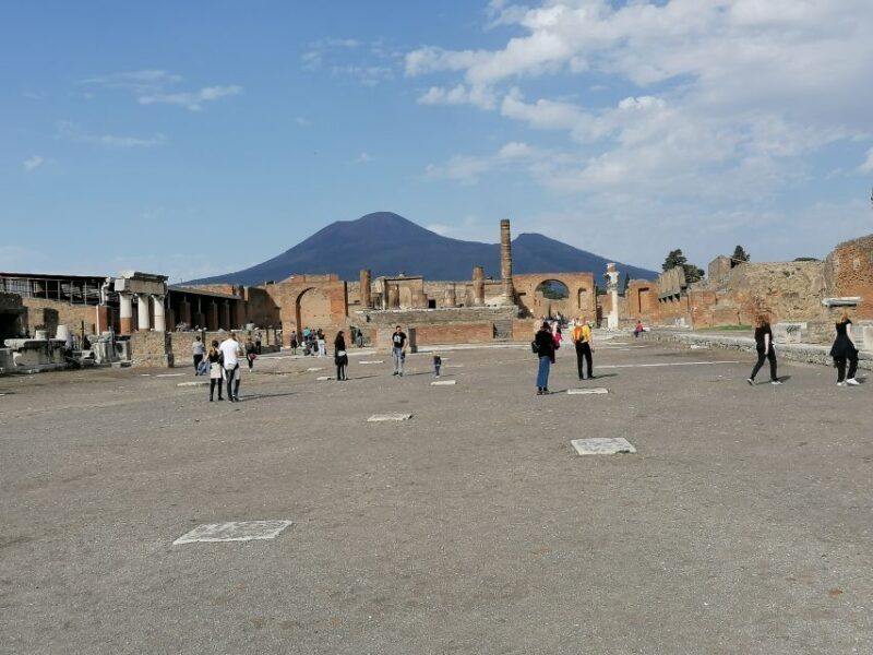 Pompeii: Guided Tour with Archaeologist with max. 12 People - FAQs