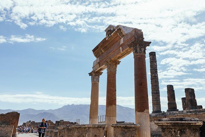 Pompeii PRIVATE TOUR With Locals: Ticket & Guide Included - Key Points