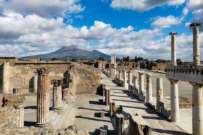 Pompeii Sorrento and Positano Full-Day Private Tour - Sorrento: A Cliffside Charm and Limoncello