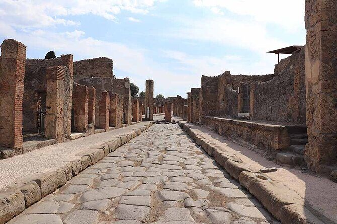 Pompeii Tour with Lunch and Wine Tasting from Positano - A Close Look at the Tour: What’s Included and What to Expect