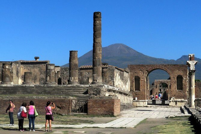 Pompeii & Vesuvius Day Trip from Naples with Italian Light Lunch - A Detailed Look at the Tour Experience