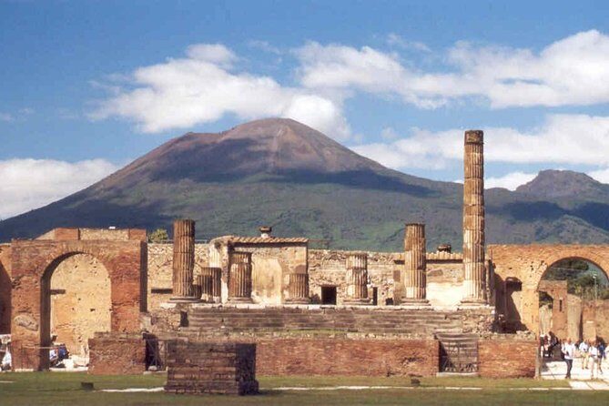 Pompeii Visit at its Most Peaceful Moment - Key Points