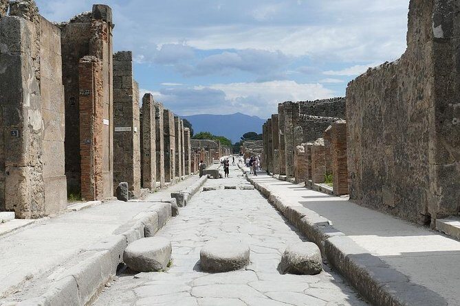 Pompeii Visit at its Most Peaceful Moment - FAQ