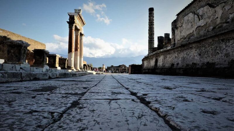Pompeiis Free Entry  Join Our Exclusive Guided Tour! - Exploring Pompeii with a Guided Touch: A Deep Dive