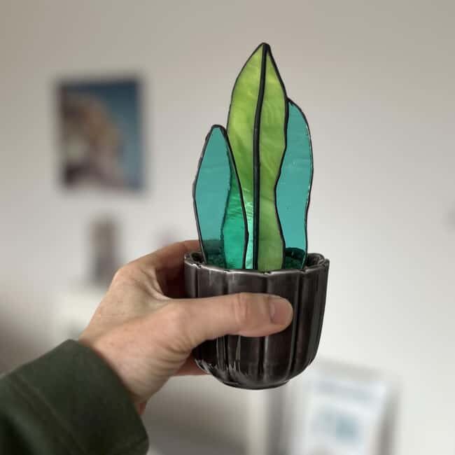 Pont-du-Château: create your own Tiffany stained glass cactus plant - Why This Workshop Stands Out