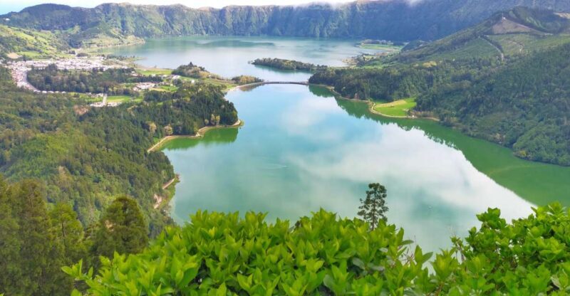 Ponta Delgada: Private Tour Sete Cidades Green e Blue Lakes - Who will love this tour?