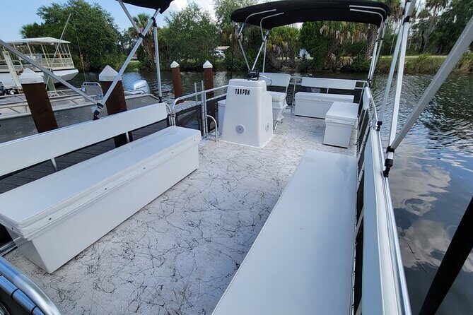 Pontoon Boat Rental Crystal River - In-Depth Review of the Pontoon Boat Rental Experience