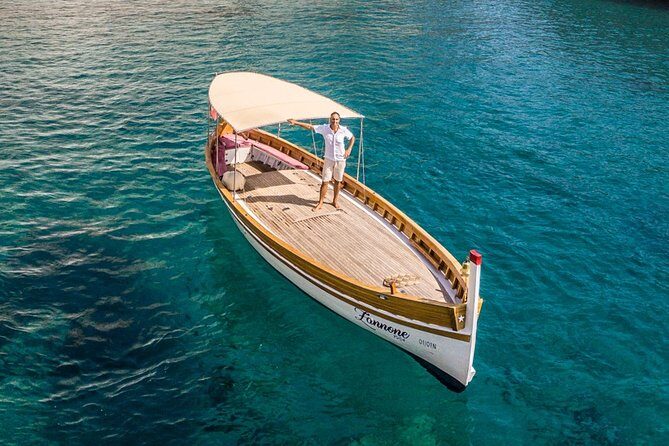 Ponza, boat trip on board the Zannone 1954 - Discover the Charm of the Ponza Boat Trip on the Zannone 1954