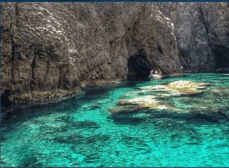 Ponza/Palmarola boat tour with lunch on board - FAQ