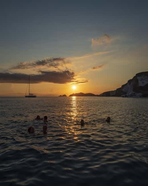 Ponza: Sunset by boat with aperitif and swim at Chiaia di Luna - Practicalities and Tips for Your Sunset Trip