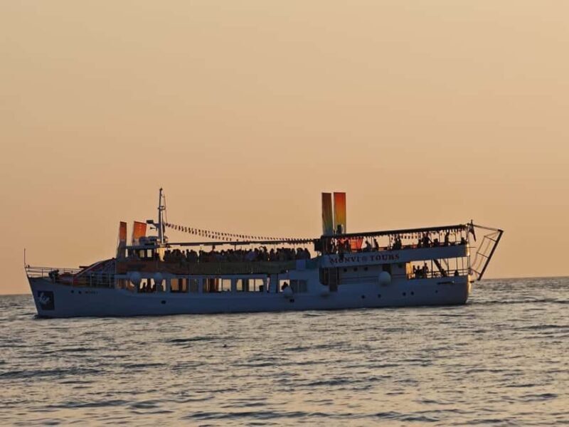 Pore: Sunset Cruise with Dinner and cocktail - Authenticity and Value