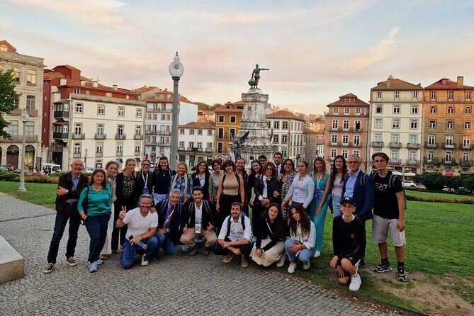 Port: History and Legends walking tour - Key Points