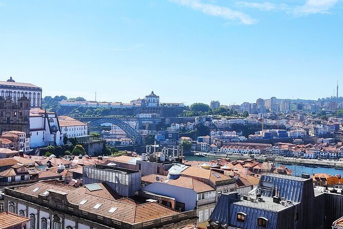 Port in 3 hours Photo & Flavors Secrets Tour - Exploring Porto in 3 Hours: The Photo & Flavors Secrets Tour
