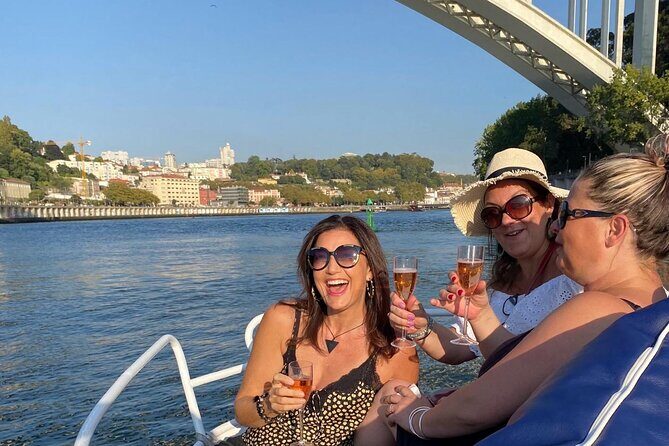 Port : private cruiser 6 Bridges and port wine tasting/Sunset - A Deep Dive into the Porto River Experience
