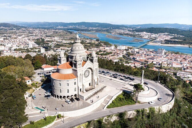 Port to Santiago de Compostela with up to 3 stops on the way - The Sum Up