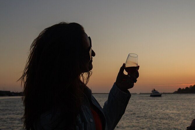 Port Wine Sunset Boat Tour - Key Points