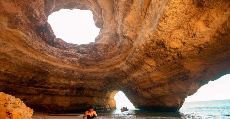 Portimão: Benagil Cave, Marinha Beach Speedboat -Small Group - The Value of the Experience