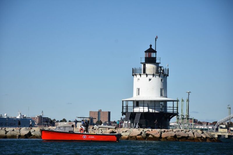 Portland: Maine Lighthouses Sightseeing Cruise with Drinks - Detailed Breakdown of the Itinerary