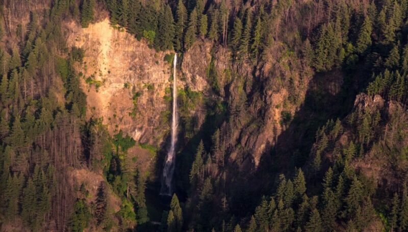 Portland: Multnomah Falls Scenic Flight Tour - The Experience Provider: Envi Adventures