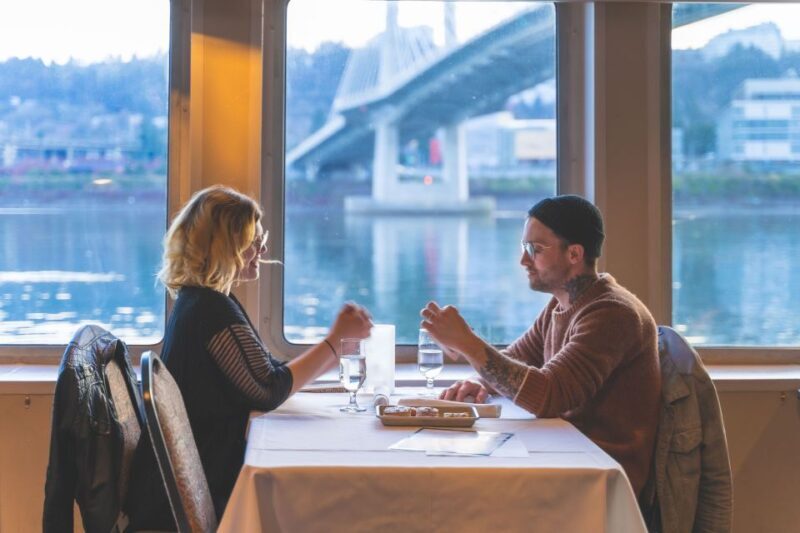 Portland: Willamette River 2.5-hour Dinner Cruise - The Sum Up
