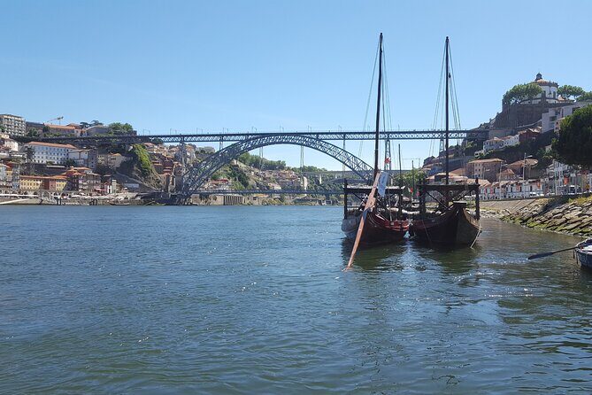 Porto: 2h Private Tour (1 to 6 people) on the Douro River with a local - In-Depth Look at the Porto Douro River Private Tour