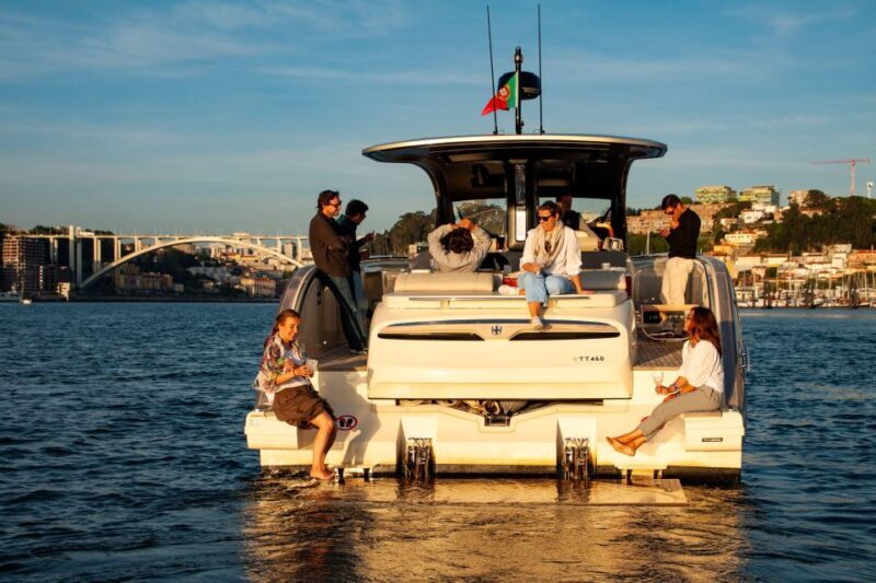Porto: 2h SUNSET Private Luxury Yacht in the Douro - FAQs