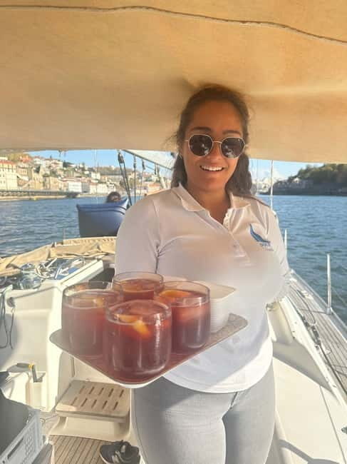 Porto 4H: Charming cruise, wine tasting, and vintage van tour - Exploring Porto in a Vintage Van and on the Water