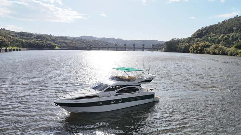 Porto: 6 Bridges Yacht Cruise with Wine & Snacks - FAQ